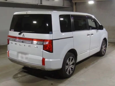 Mitsubishi DELICA D5