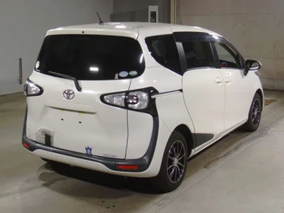 Toyota Sienta
