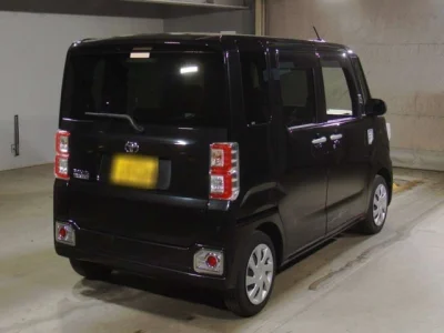 Toyota Pixis Mega