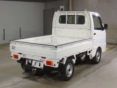 Nissan NT100 Clipper