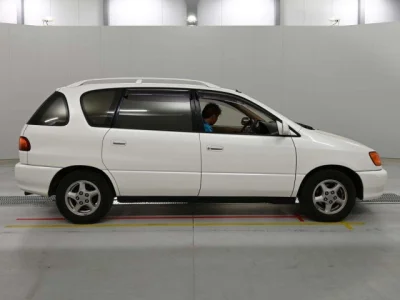 Toyota Ipsum