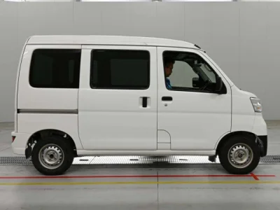 Toyota Pixis Van