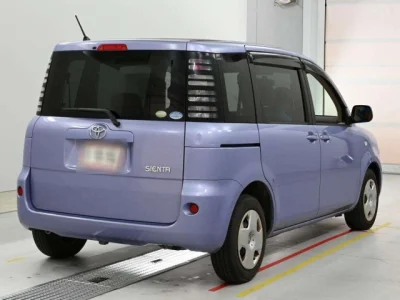 Toyota Sienta