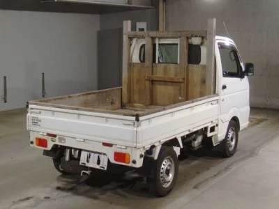 Nissan NT100 Clipper