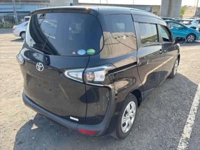 Toyota Sienta