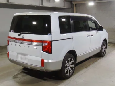 Mitsubishi DELICA D5