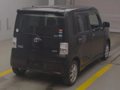 Toyota Pixis Space