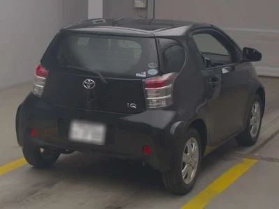 Toyota iQ