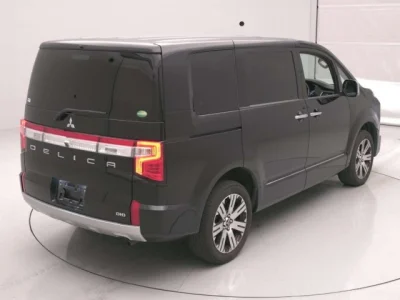 Mitsubishi DELICA D5