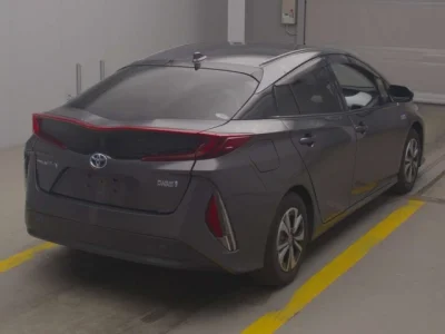 Toyota Prius PHV