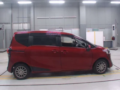 Toyota Sienta