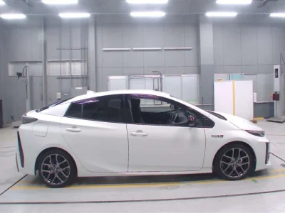 Toyota Prius PHV