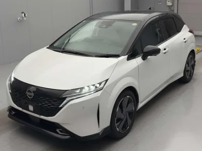 Nissan AURA