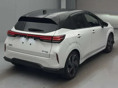 Nissan AURA