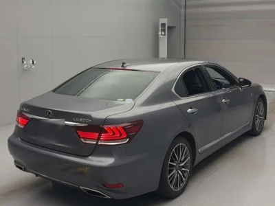 Lexus LS600h