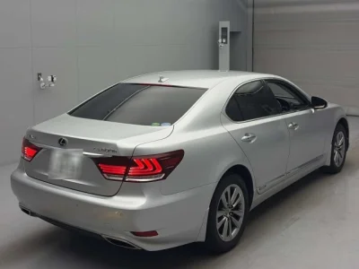 Lexus LS600h