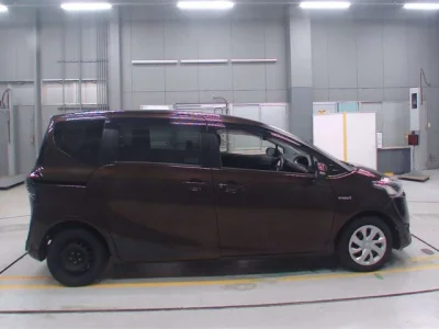 Toyota Sienta