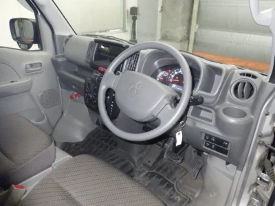 Mitsubishi MINICAB VAN