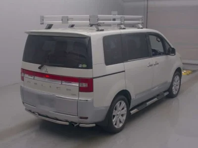 Mitsubishi DELICA D5