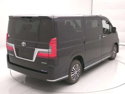 Toyota GranAce