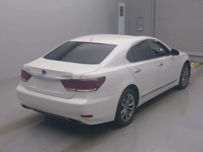 Lexus LS600h