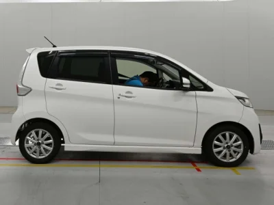 Mitsubishi EK CUSTOM