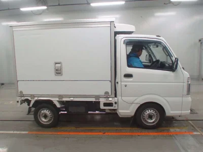 Nissan NT100 Clipper