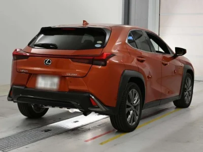 Lexus UX200