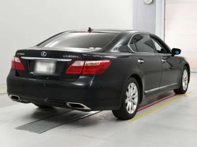 Lexus LS600hL