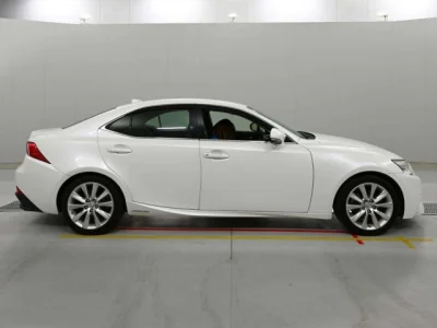 Lexus IS300h