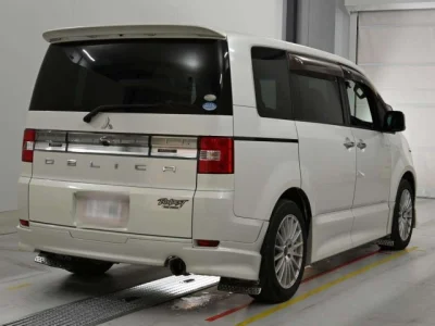 Mitsubishi DELICA D5