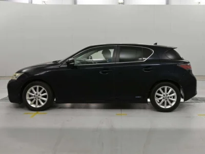 Lexus CT200h