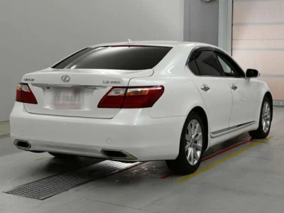 Lexus LS460L