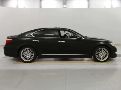 Lexus LS460L