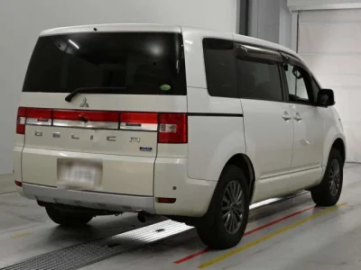 Mitsubishi DELICA D5