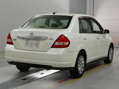 Nissan TIIDA LATIO