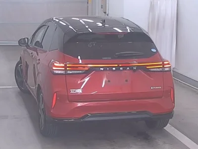 Nissan AURA