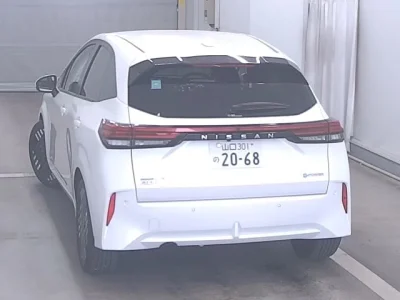 Nissan AURA
