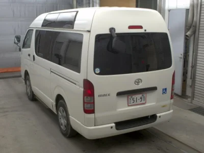 Toyota HiAce Van