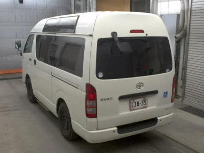 Toyota HiAce Van