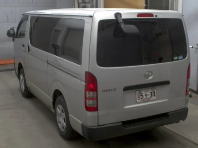 Toyota HiAce Van