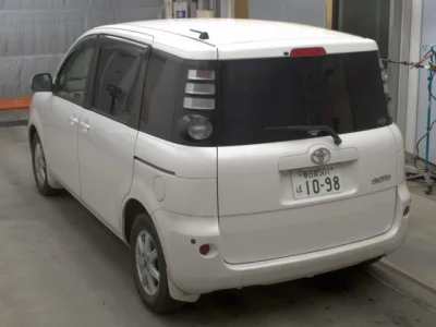 Toyota Sienta