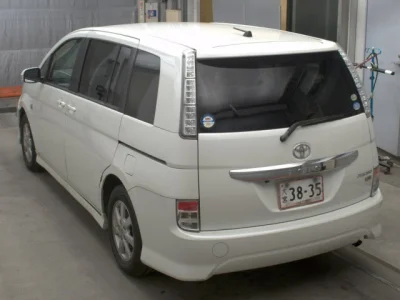 Toyota Isis