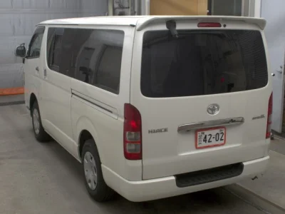 Toyota HiAce Van