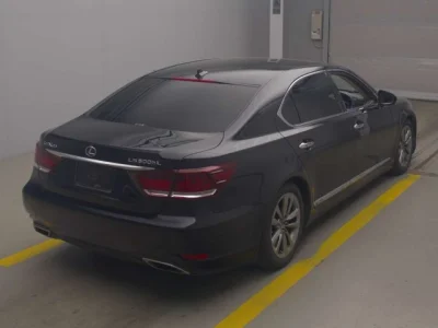 Lexus LS600hL