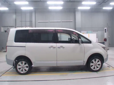 Mitsubishi DELICA D5