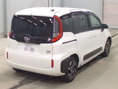 Toyota Sienta