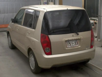 Mitsubishi Mirage Dingo