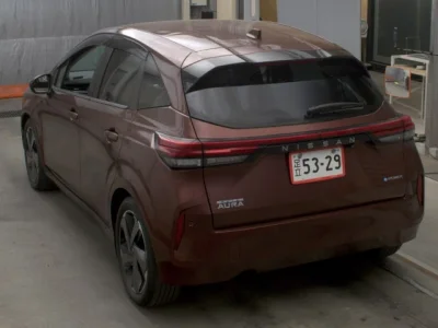 Nissan AURA