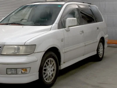 Mitsubishi Chariot Grandis